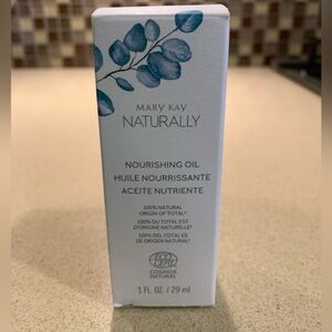 Mary Kay Naturally Nourishing Oil